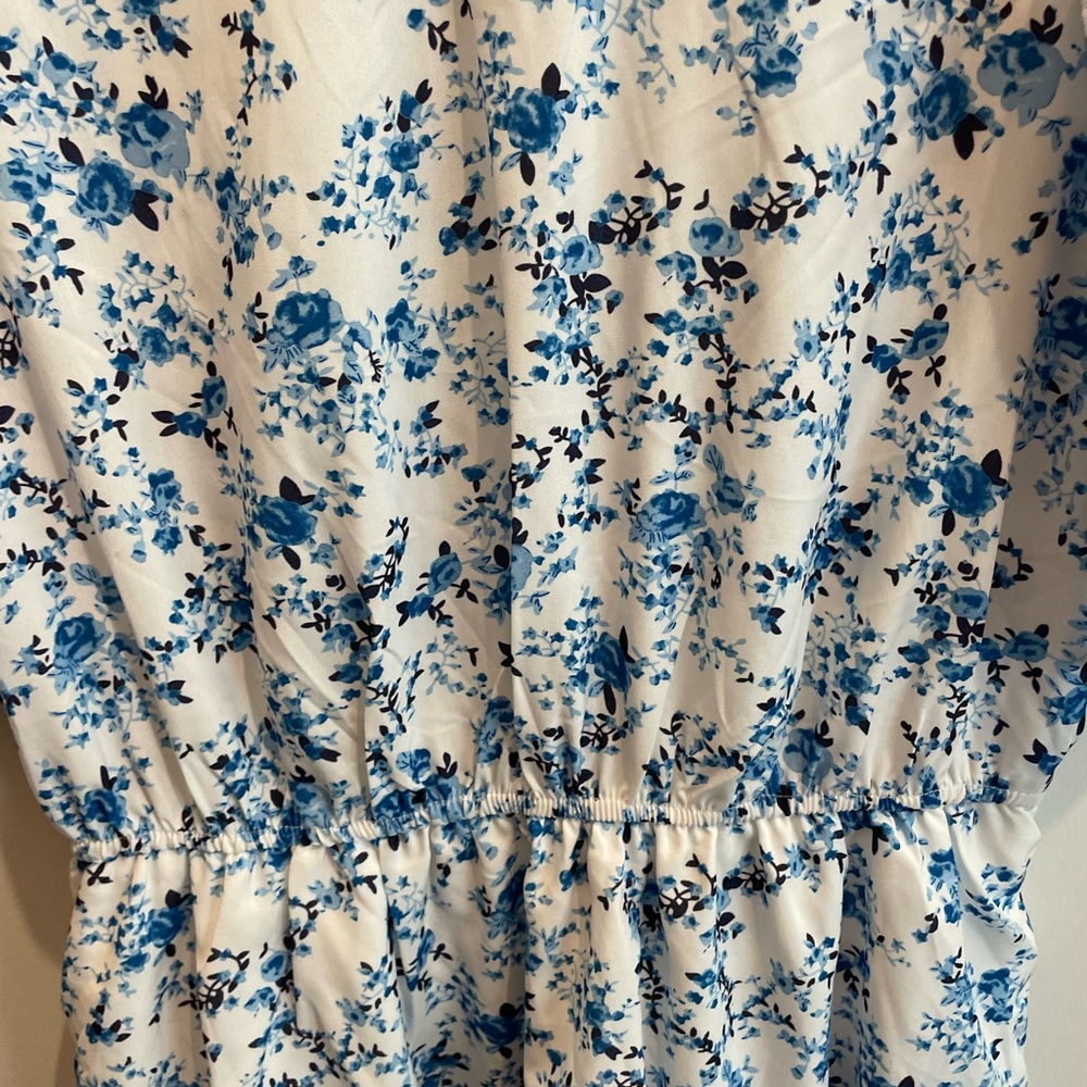 SHEIN Blue Floral Ruffle Top - Picture 4 of 9